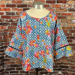 Little Journeys Lagenlook blue ruffled floral cotton button front top. Size L